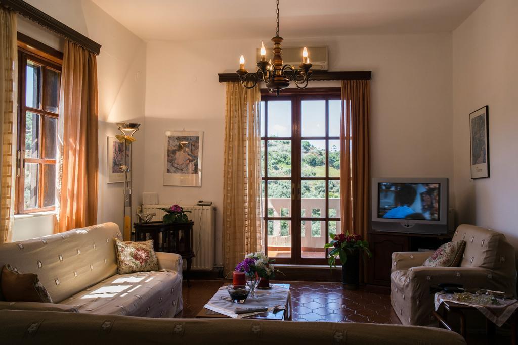 Alexandra Villa Stalós Eksteriør bilde